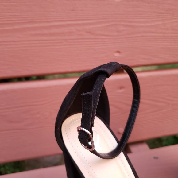 Essential Suede Platform Heels - 10 - Black - Picture 5 of 6